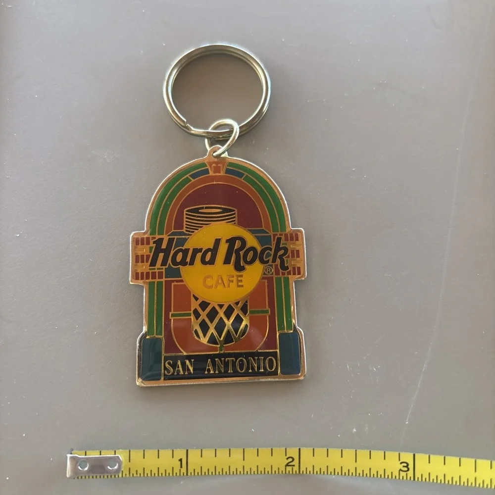 Vintage New Old Stock Hard Rock Cafe Enameled Keychain San Antonio